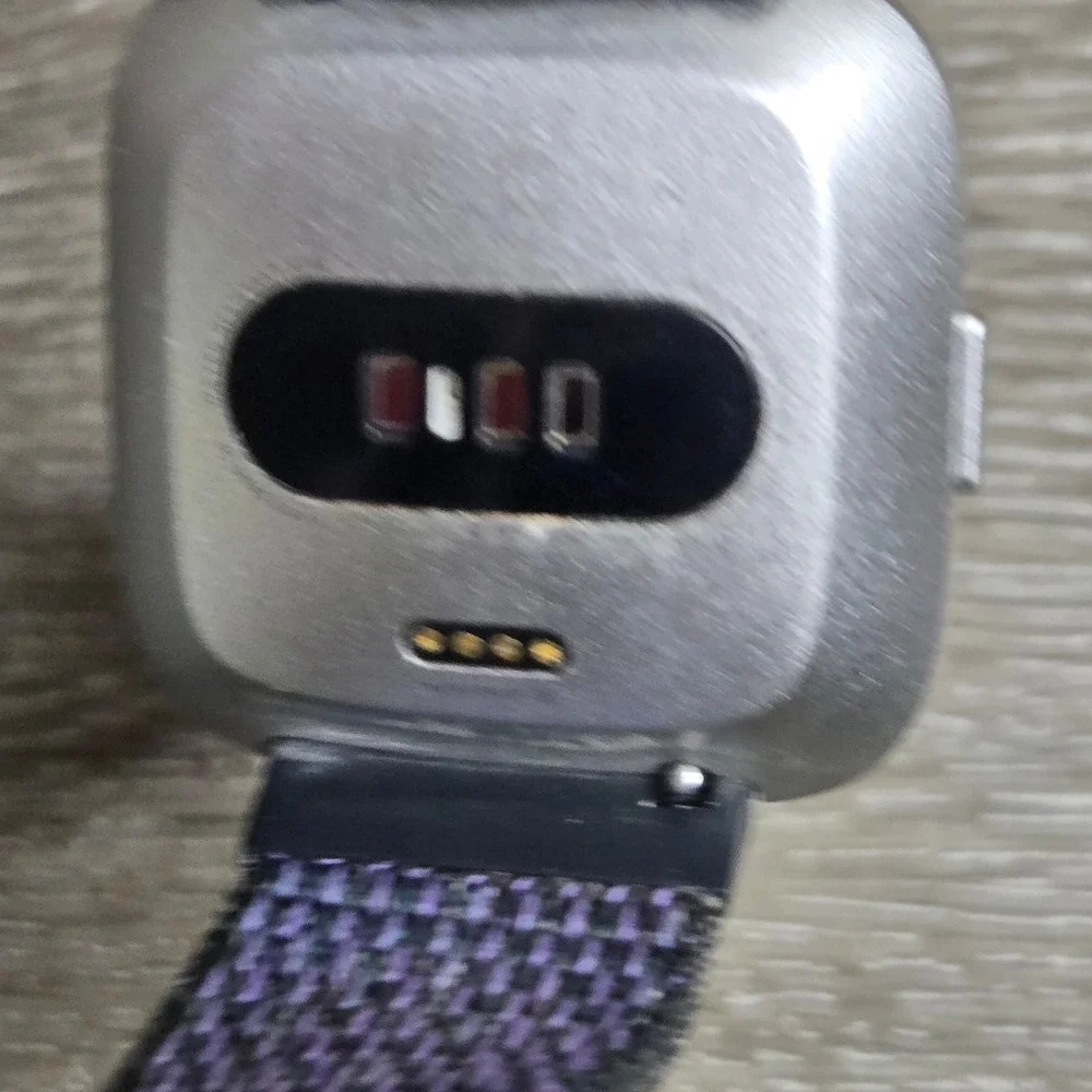 Fitbit Versa Lite Smart Watch Activity Tracker Gray LARGE Band FB415 SE
